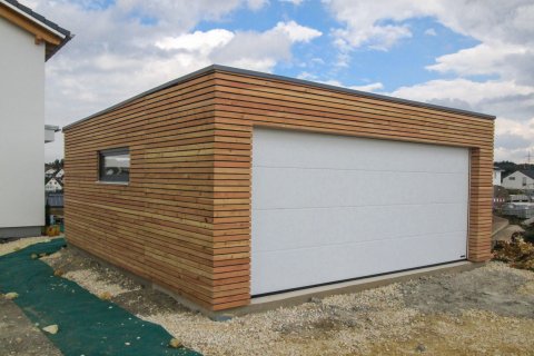 Dřevěná dvojgaráž se společnými vraty 6,3x6 m
